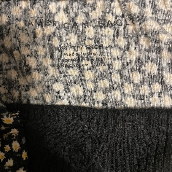 AMERICAN EAGLE BLACK WHITE GREEN TINY FLORAL PATTERN RIBBED CROPPED TUBE TOP- XS - Picture 2 of 3